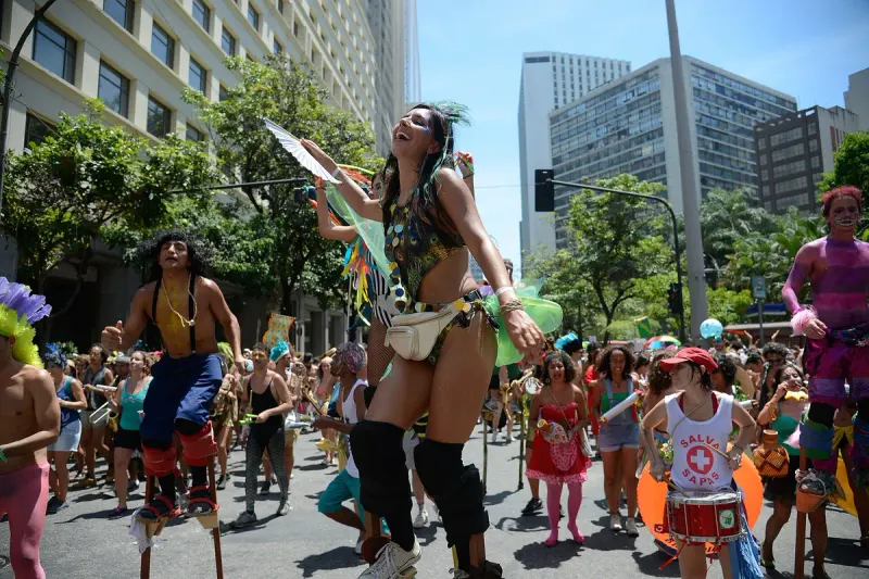 Carnival, Réveillon and the Big Celebrations